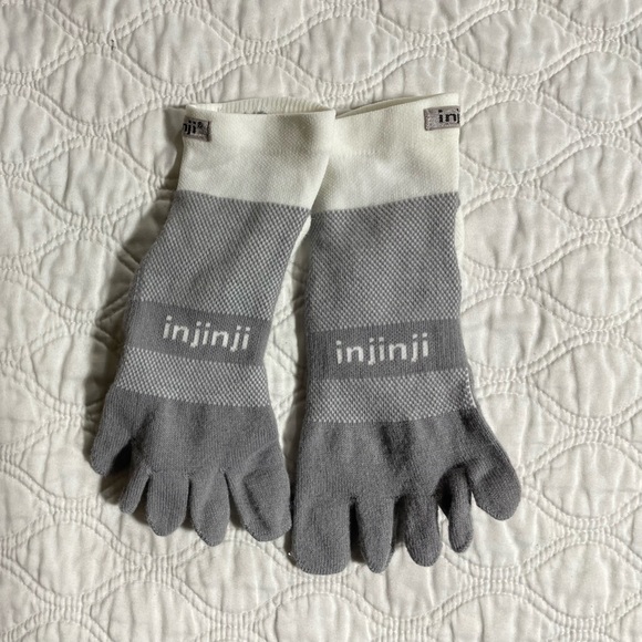 Injinji Men's Run Midweight Mini Crew Toe Socks - Picture 1 of 3